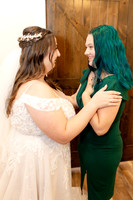 C08A0122WEDDING getting ready