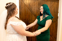 C08A0124WEDDING getting ready