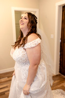 C08A0340WEDDING getting ready
