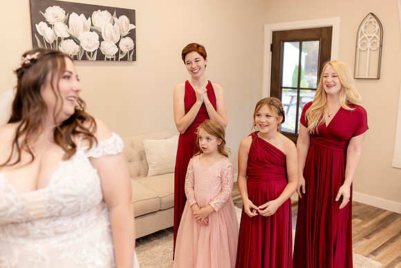 C08A0159WEDDING getting ready