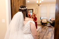 C08A0146WEDDING getting ready