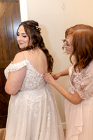 C08A0056WEDDING getting ready
