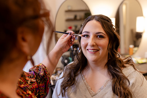 C08A0019WEDDING getting ready