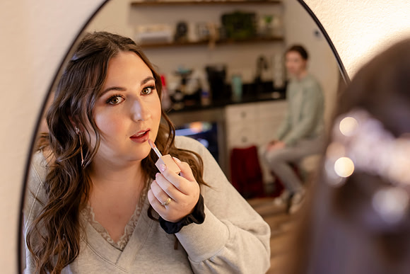 C08A0026WEDDING getting ready