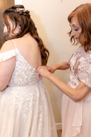 C08A0054WEDDING getting ready