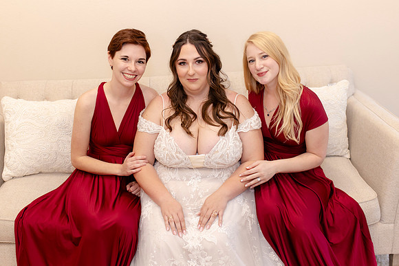C08A0195WEDDING getting ready