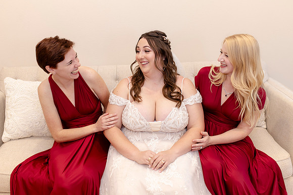 C08A0204WEDDING getting ready