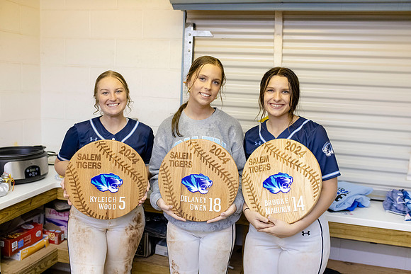 C08A5441senior night