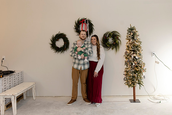 C08A3699 christmas mini shoot