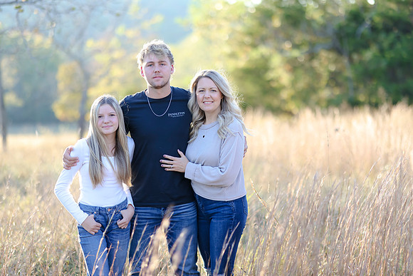 C08A6777 senior photos