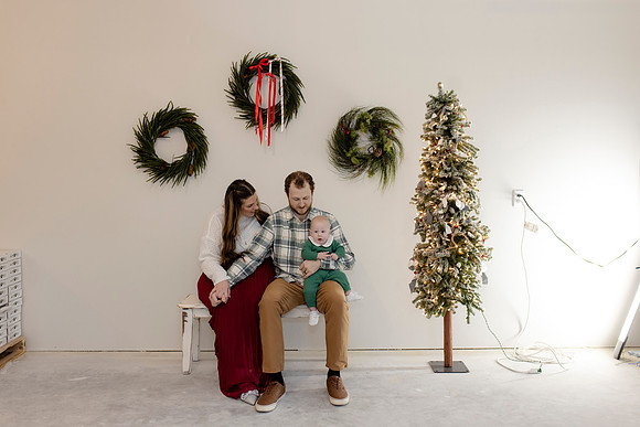 C08A3650 christmas mini shoot