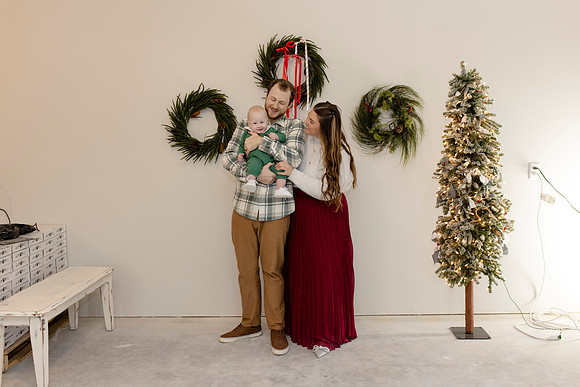 C08A3668 christmas mini shoot