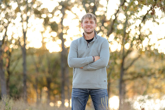 C08A7051 senior photos