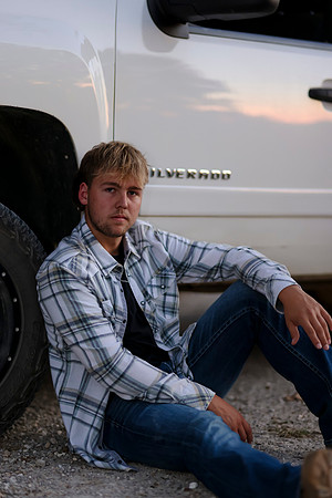 C08A7176 senior photos