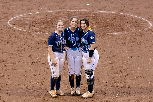 C08A5407senior night