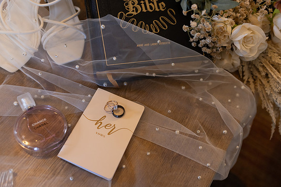 C08A3655ELOPEMENT