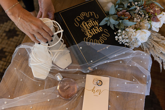 C08A3670ELOPEMENT