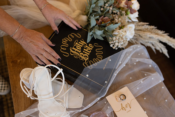C08A3673ELOPEMENT