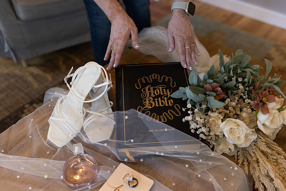 C08A3675ELOPEMENT