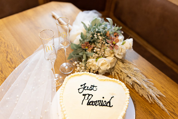 C08A3687ELOPEMENT