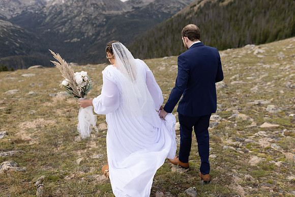 C08A3943ELOPEMENT