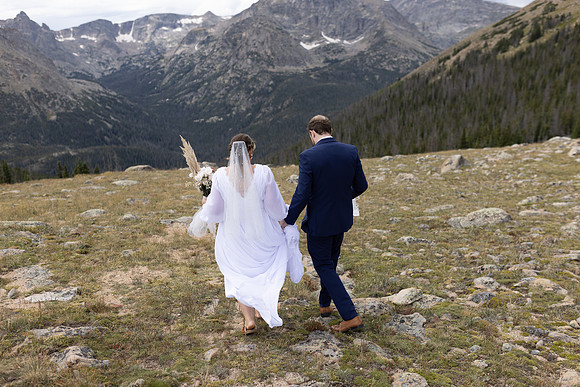 C08A3946ELOPEMENT