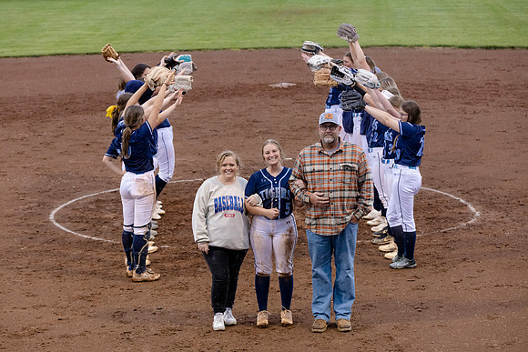 C08A5274senior night