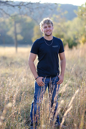 C08A6678 senior photos