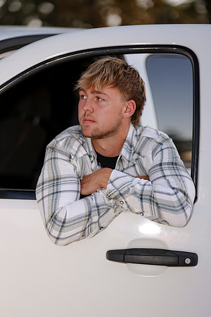 C08A7201 senior photos