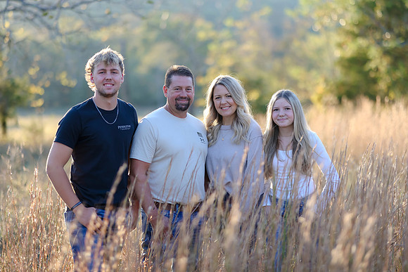 C08A6916 senior photos