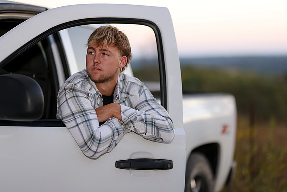 C08A7199 senior photos