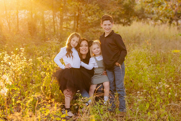C08A9811 copy-DeNoiseAI-standardFAMILY SHOOT