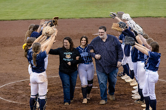 C08A5312senior night