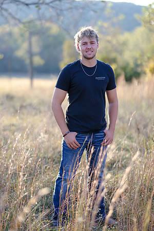 C08A6681 senior photos