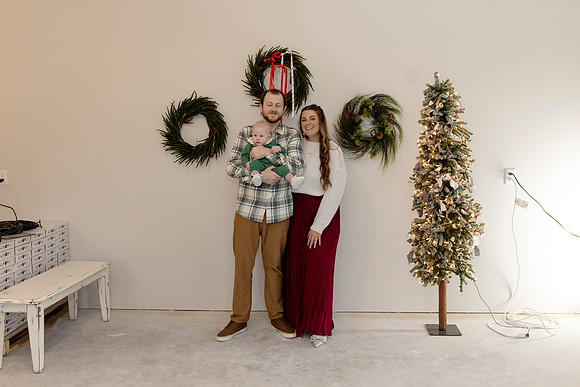 C08A3703 christmas mini shoot