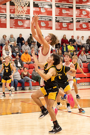 C08A4925basketball sports photography-DeNoiseAI-standard