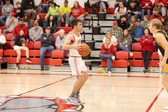 C08A5007basketball sports photography-DeNoiseAI-standard