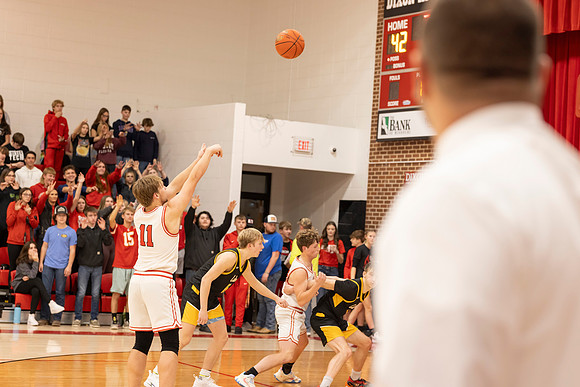 C08A5167basketball sports photography-DeNoiseAI-standard