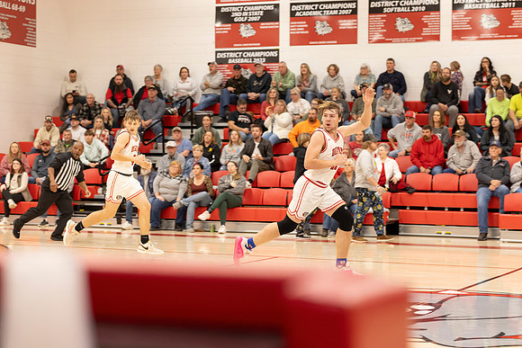 C08A5251basketball sports photography-DeNoiseAI-standard