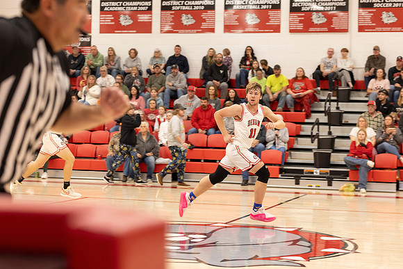 C08A5252basketball sports photography-DeNoiseAI-standard