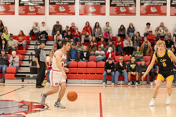 C08A5372basketball sports photography-DeNoiseAI-standard