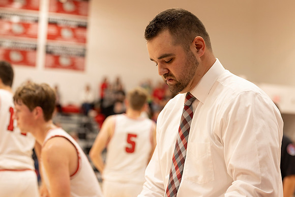 C08A5473basketball sports photography-DeNoiseAI-standard