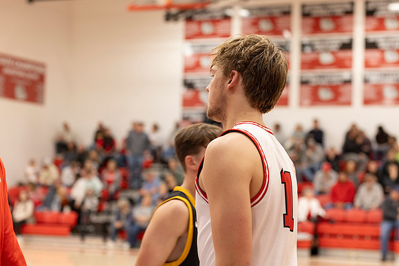 C08A5488basketball sports photography-DeNoiseAI-standard