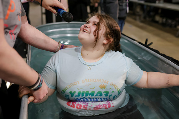 C08A6340BAPTISM PICS A2B WOMEN