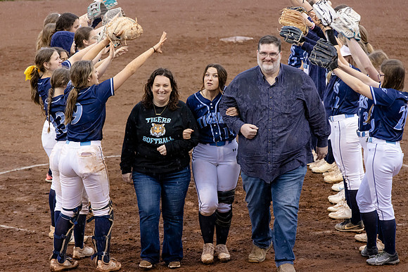 C08A5315senior night