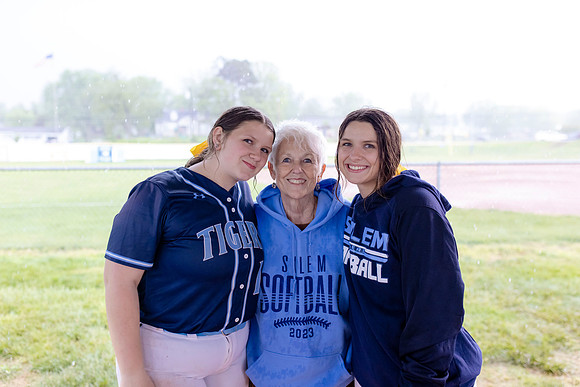 C08A5464senior night