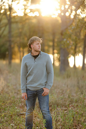 C08A7023 senior photos