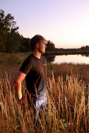 C08A7241 senior photos