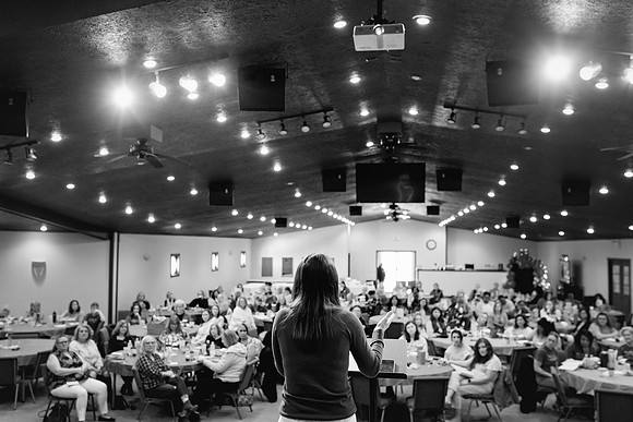 C08A1195CHURCH PHOTOGRAPHY bw