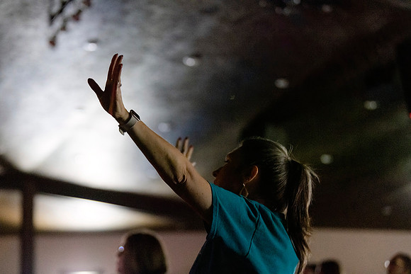 C08A1121CHURCH PHOTOGRAPHY-DeNoiseAI-low-light